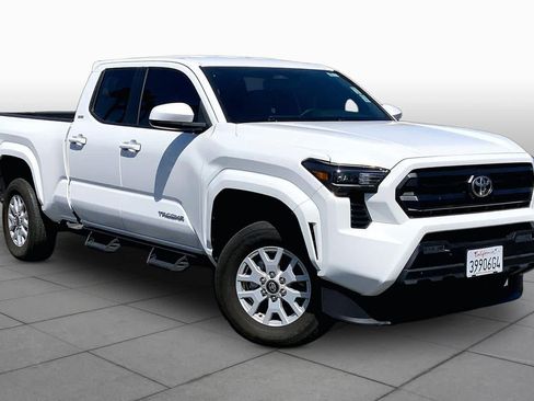 Certified 2025 Toyota Tacoma SR5 RWD image 2