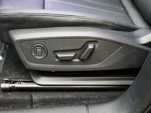 New 2025 Audi Q6 e-tron Premium AWD/4WD image 24