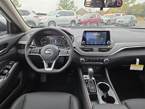 New 2025 Nissan Altima 2.5 SR image 13