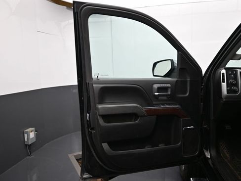 Used 2016 GMC Sierra 2500 SLT w/ Suspension Package, Off-Road AWD/4WD image 15
