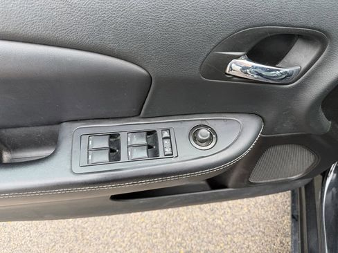 Used 2014 Chrysler 200 Limited FWD image 13