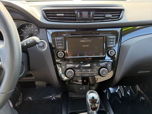 Certified 2022 Nissan Rogue Sport SV FWD image 26