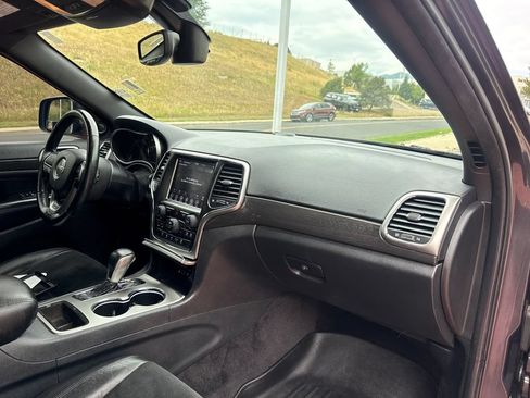 Used 2018 Jeep Grand Cherokee Altitude AWD/4WD image 32