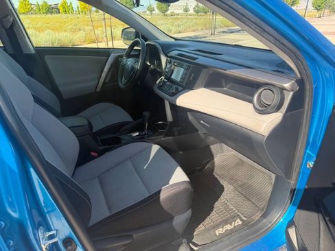 Used 2018 Toyota RAV4 XLE AWD/4WD image 17