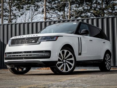 New 2025 Land Rover Range Rover Long Wheelbase SE