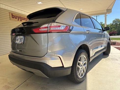 Used 2022 Ford Edge SEL w/ Convenience Package AWD/4WD image 3