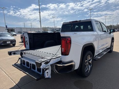 New 2026 GMC Sierra 1500 SLT AWD/4WD image 5