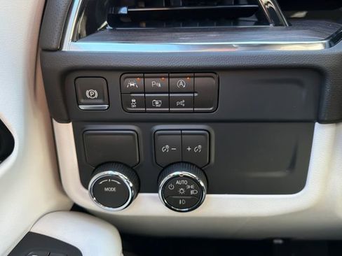 New 2026 Chevrolet Suburban Premier RWD image 31
