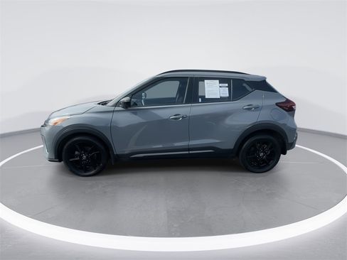 Used 2023 Nissan Kicks SR image 5