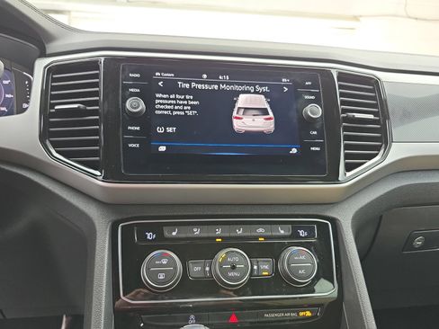 Used 2023 Volkswagen Atlas Cross Sport SE image 20