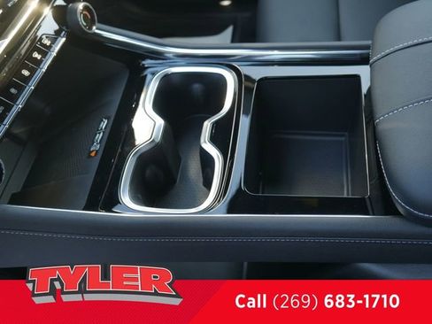 New 2026 Chevrolet Traverse LT w/ Driver Confidence Package AWD/4WD image 35
