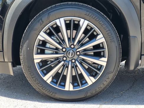 Certified 2026 Nissan Pathfinder Platinum AWD/4WD image 5