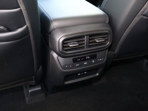 Used 2025 Honda Pilot EX-L image 12