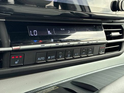 Used 2022 Toyota Sienna XSE w/ XSE Plus Package AWD/4WD image 29