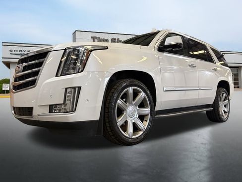 Used 2020 Cadillac Escalade Premium Luxury image 10