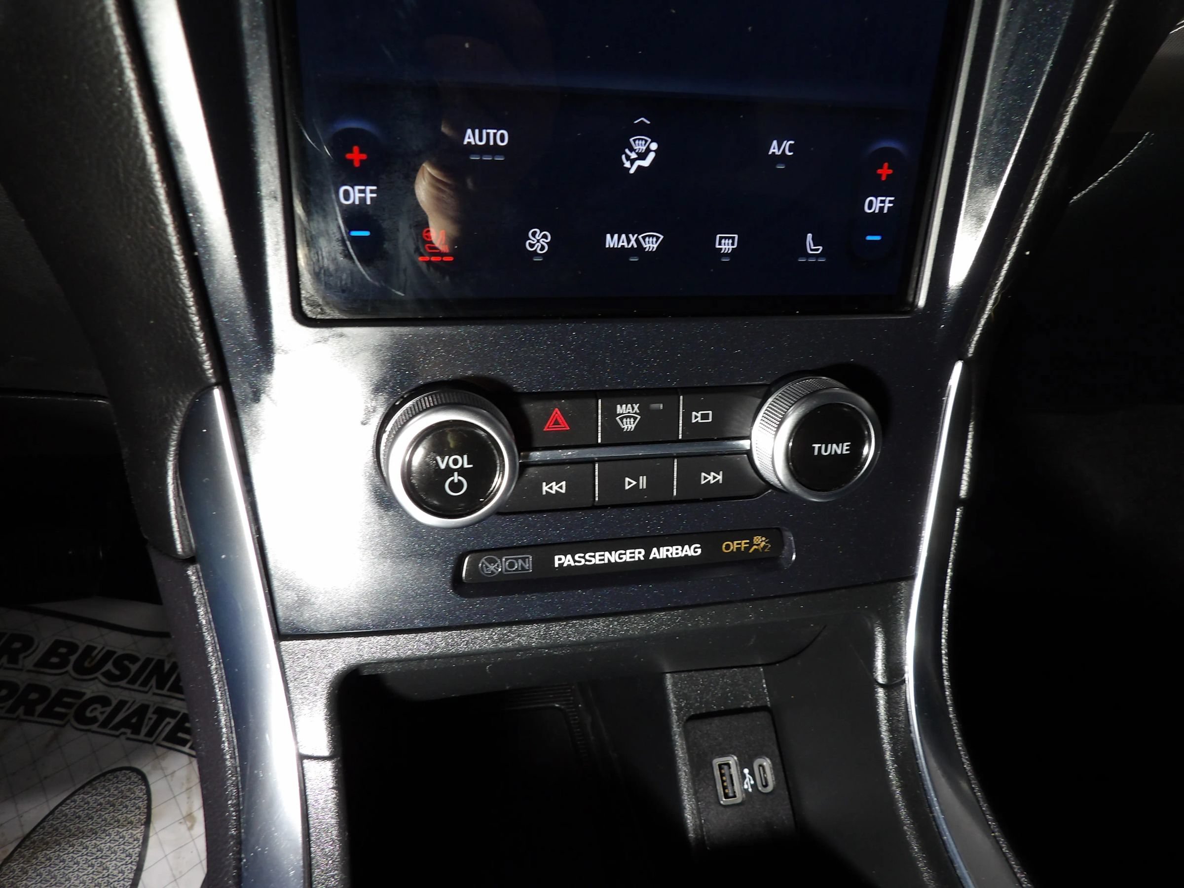 Used 2023 Ford Edge Titanium AWD/4WD image 20