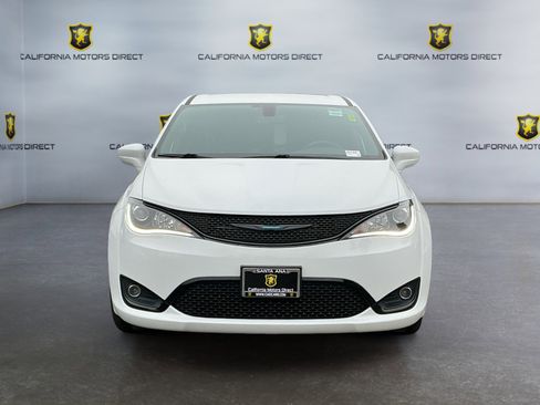 Used 2020 Chrysler Pacifica Touring w/ S Appearance Package image 2