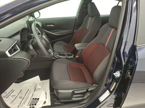 Used 2025 Toyota Corolla SE image 10