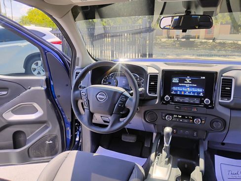 Used 2023 Nissan Frontier SV w/ SV Convenience Package RWD image 35