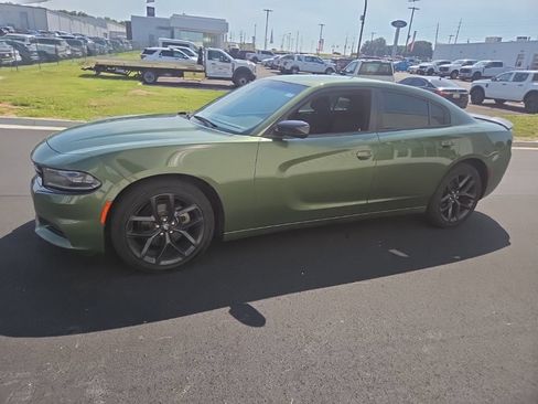 Used 2021 Dodge Charger SXT w/ Blacktop Package RWD image 5
