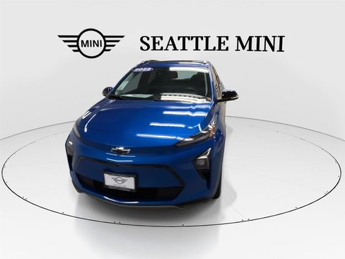 Used 2022 Chevrolet Bolt EUV Premier w/ Sun & Sound Package image 4