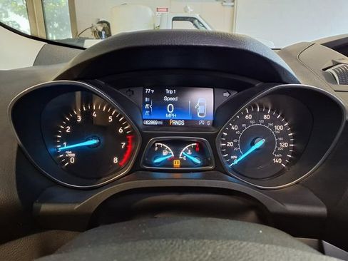Used 2017 Ford Escape SE FWD image 14