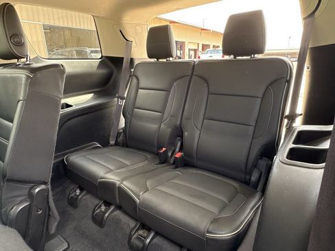 Used 2018 GMC Acadia Denali w/ Technology Package FWD image 27