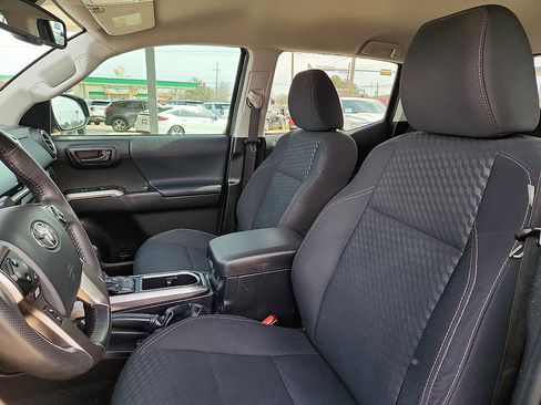 Used 2023 Toyota Tacoma w/ Trail Edition image 7