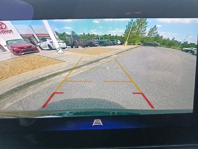 Used 2025 Chevrolet Trax LT FWD image 22