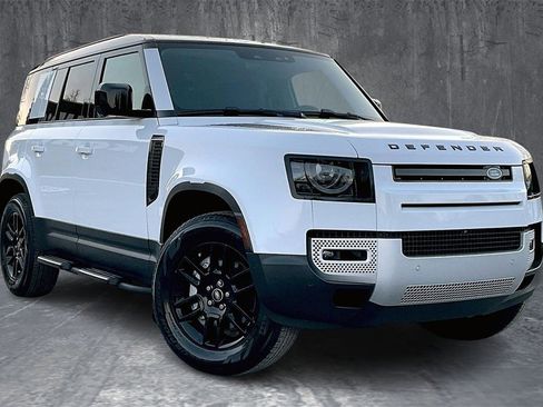 Used 2025 Land Rover Defender 110 S image 3