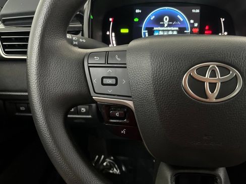 Used 2025 Toyota Camry LE FWD image 58