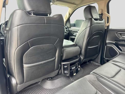 Used 2019 RAM 1500 Laramie AWD/4WD image 17