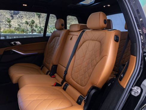 Certified 2024 BMW X7 xDrive40i w/ M Sport Package image 21