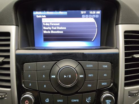 Used 2015 Chevrolet Cruze LT FWD image 25