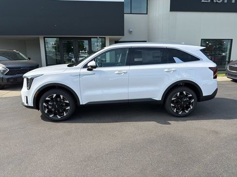 New 2026 Kia Sorento EX AWD/4WD image 2