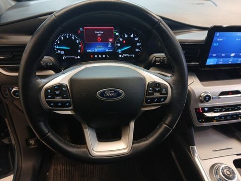 Used 2021 Ford Explorer XLT w/ Equipment Group 202A image 14