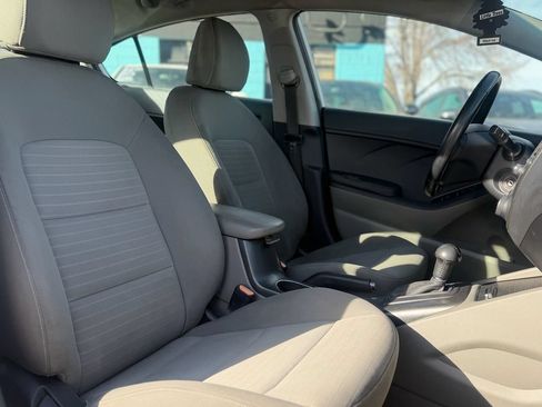 Used 2016 Kia Forte EX FWD image 5
