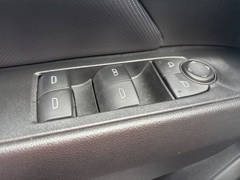 Certified 2024 Chevrolet Equinox EV LT image 23