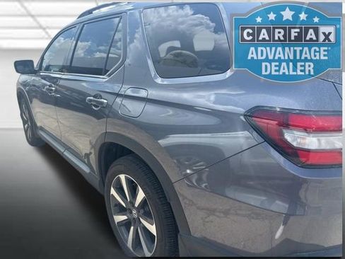 Used 2025 Honda Pilot Touring image 4