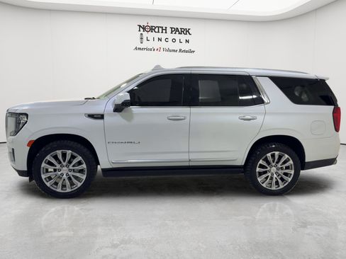 Used 2022 GMC Yukon Denali AWD/4WD image 2