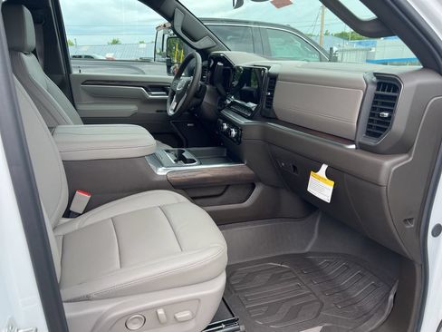 New 2026 GMC Sierra 3500 SLT w/ SLT Convenience Package AWD/4WD image 8