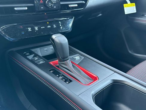 New 2025 Nissan Kicks SR image 15