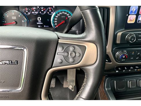 Used 2017 GMC Sierra 1500 Denali w/ Denali Ultimate Package AWD/4WD image 11