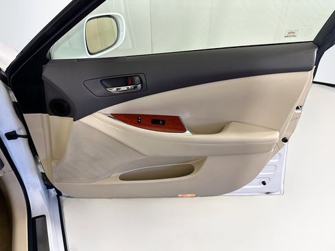 Used 2011 Lexus ES 350 image 31