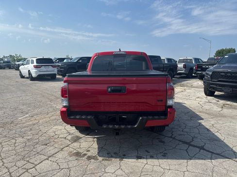 Used 2023 Toyota Tacoma TRD Sport w/ TRD Premium Sport Package AWD/4WD image 7