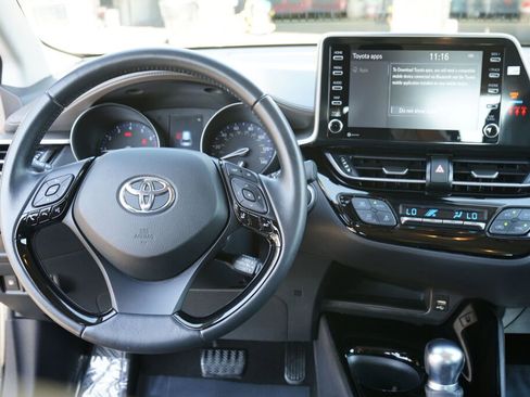 Used 2022 Toyota C-HR Limited image 19