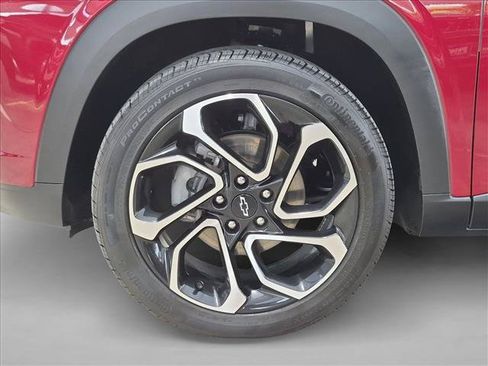 Used 2024 Chevrolet Trax RS w/ Sunroof Package FWD image 23
