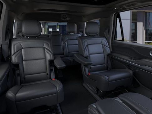 New 2026 Lincoln Navigator Reserve w/ Jet Appearance Package AWD/4WD image 11