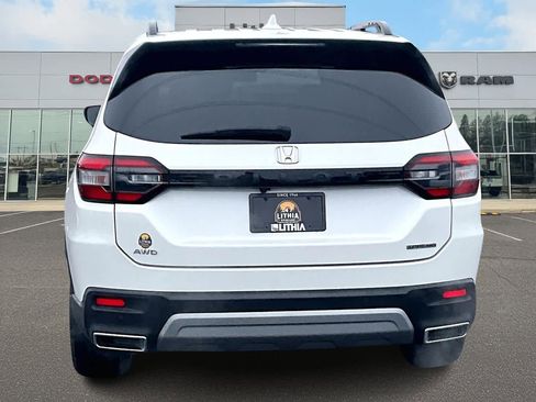 Used 2023 Honda Pilot Touring image 5
