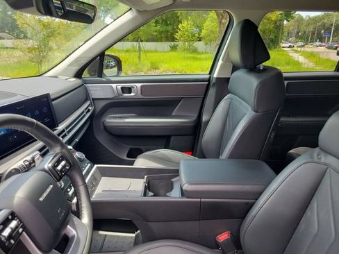 Used 2025 Hyundai Santa Fe SEL FWD image 19